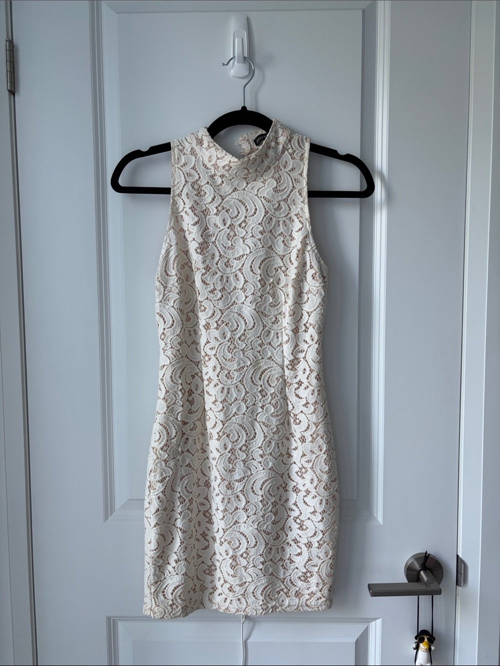 M Boutique Seven Sisters Cream Lace Mockneck Sleevless Dress